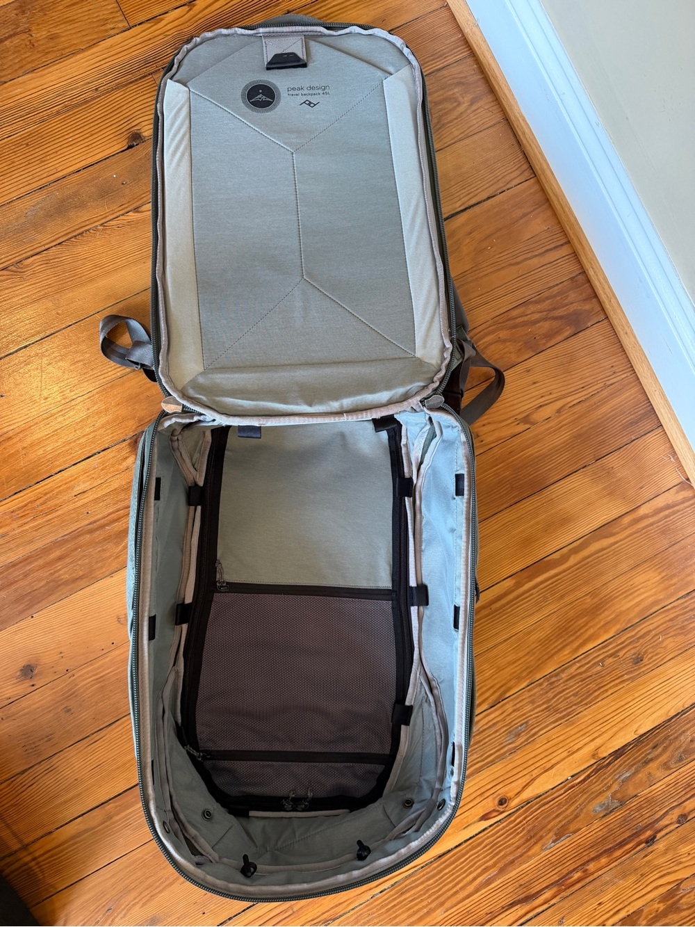 NWOT Peak Design 45L Travel Backpack in Sage Green - Picture 7 of 11